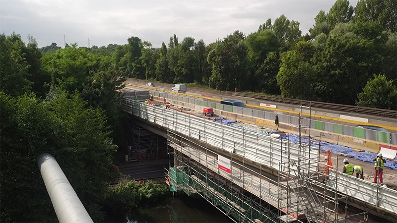 technirep-Reparation-d-un-pont-sur-l-autoroute-A6-travaux-speciaux-entretien-2