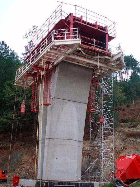 nos-moyens-ouvrage-dart-genie-civil-banches-grandes-hauteur-coffrage-specifiques-viaduc-des-saulieres