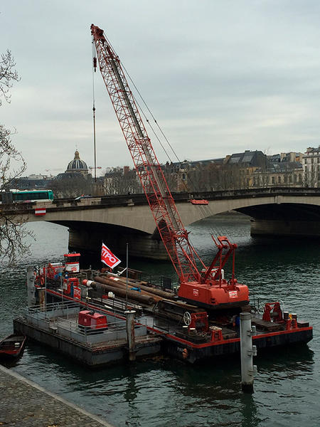 nos-moyens-travaux-maritimes-fluviaux-barges-pontons-granit